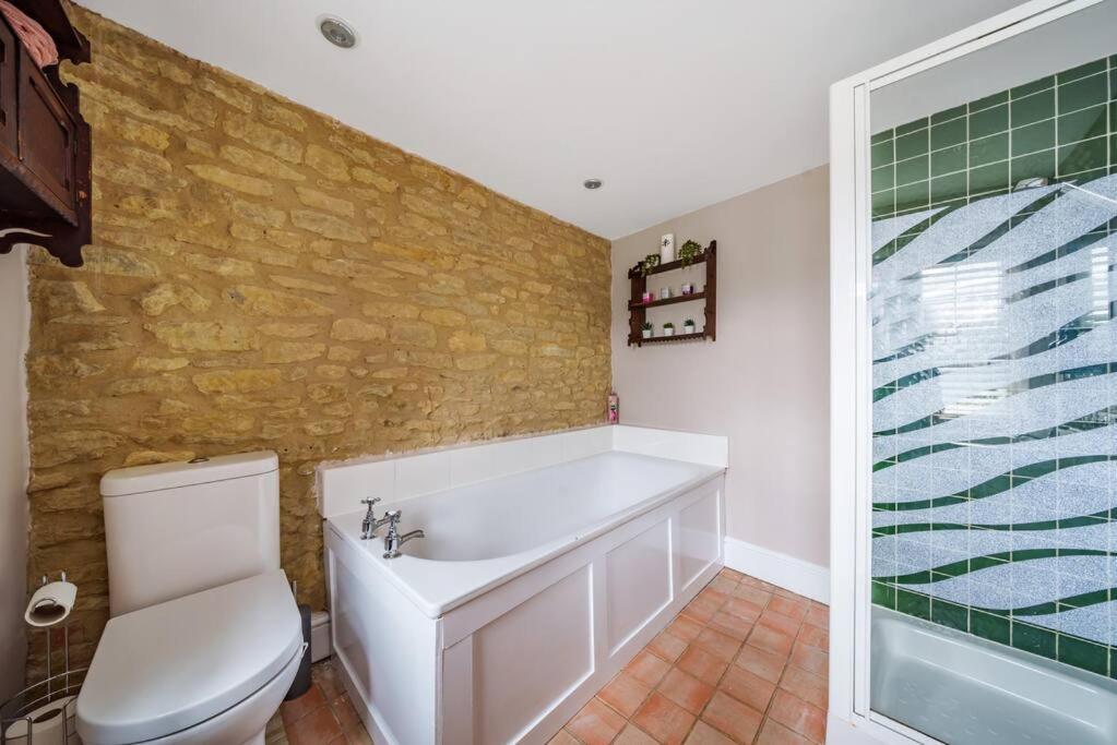 Fox Cottage, Within 5 Min Walk Of Bicester Village Екстер'єр фото
