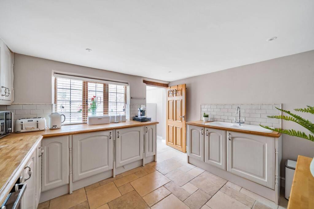 Fox Cottage, Within 5 Min Walk Of Bicester Village Екстер'єр фото